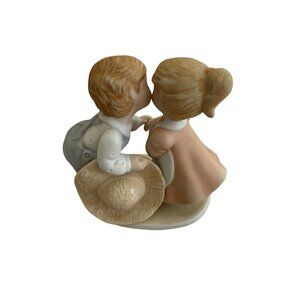 Circle Of Friends Masterpiece First Kiss Figurine 1991 Collectible Porcelain Sta